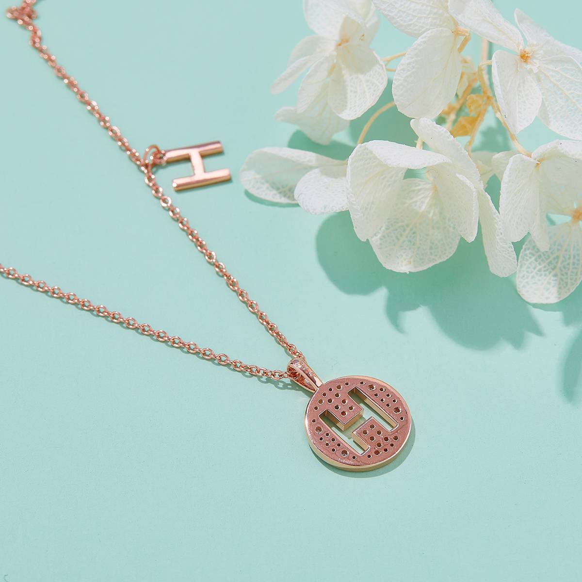 H-shaped pendant S925 silver plated rose gold Moissanite light luxury letter necklace